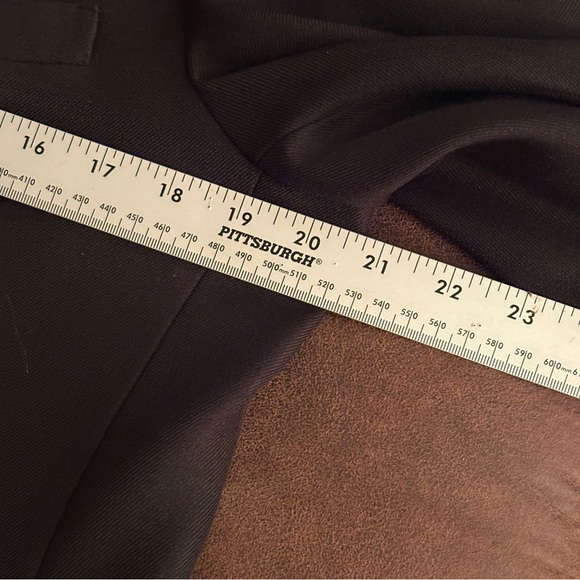 Elegant Men's Black Blazer - Picture 7 of 14